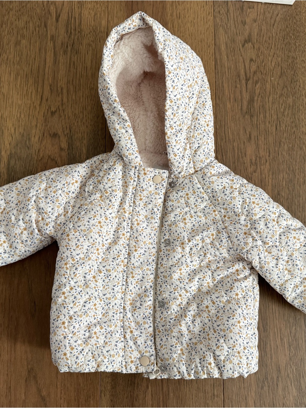 Zara baby girl jacket with cozy fleece inside. Size 9-12 months
